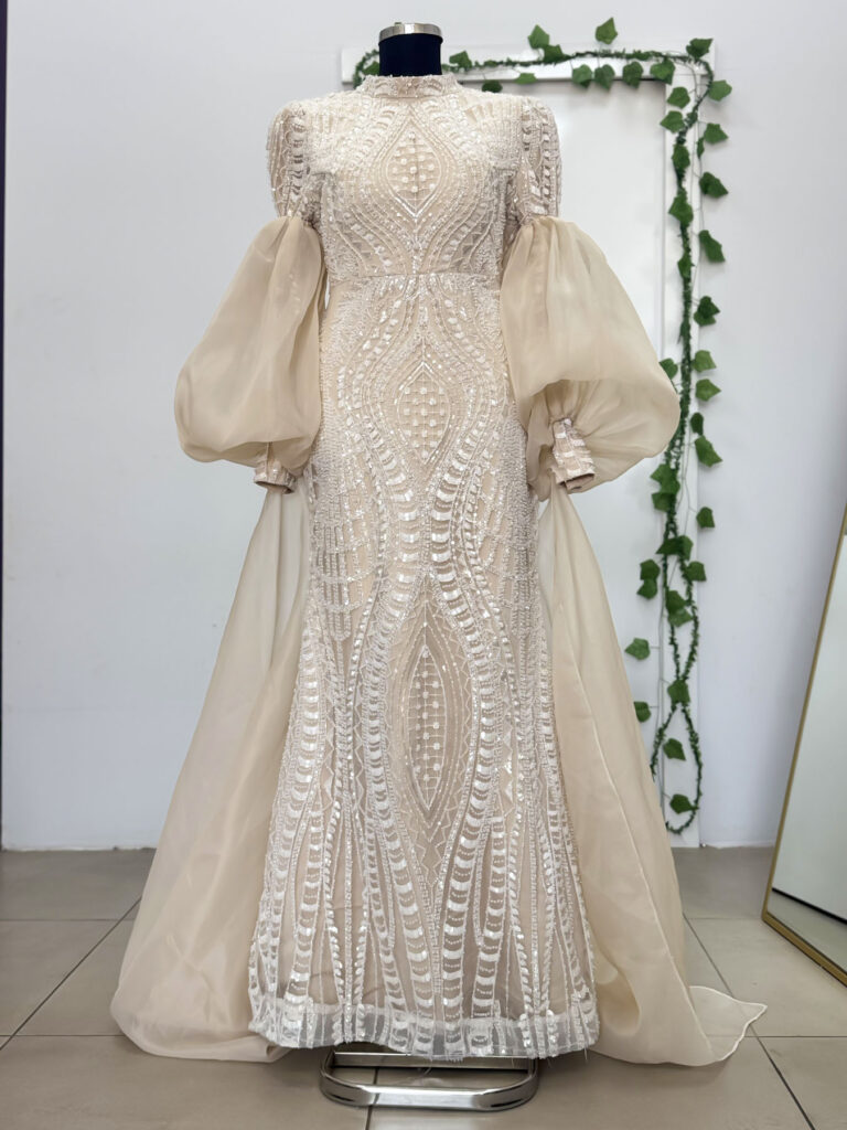 Manolya Abiye